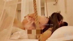 顶级NTR反差婊【淫妻兔兔】付费作品，和单男3P内射、调教吞精喝尿，对话淫荡 截图4
