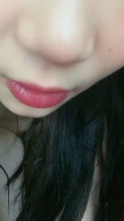 年级不大，超级可爱的妹妹，椅子上手指抠逼，自慰呻吟 截图4