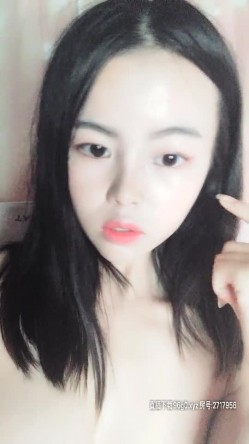 坚挺大白美乳妹子【甜甜圈】自慰鲍鱼流水不断，颜值高极品美乳难得意见，翘臀粉鲍极品尤物需要抚慰 截图4