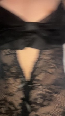 身材苗条邻家妹露脸打炮自拍，阴毛浓密是个反差女，无套后入打桩，高潮脸刺激 截图13