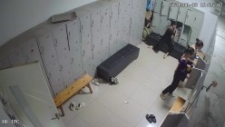 舞蹈班《监控破解》偷拍多位美女学员后台换衣服 截图3