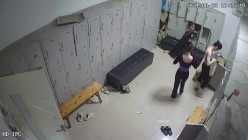 舞蹈班《监控破解》偷拍多位美女学员后台换衣服 截图11