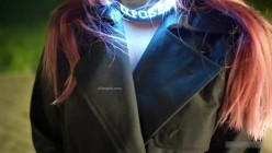 大波翘臀少女福利姬【小小Q】羞耻露出，LED项圈黑色透视洋装，街道极限露出 截图1