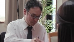 NSFS-092 借金夫婦‥ 妻がダッチワイフにされました。3 ～朝から晩まで男たちに輪●された妻～ 紗々原ゆり 截图16