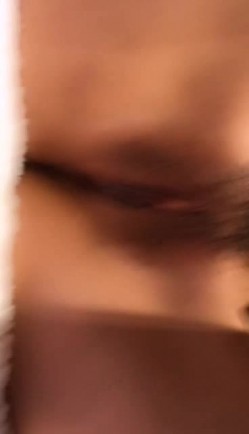 声音好听苗条身材妹子自慰秀 红色内衣慢慢脱掉振动棒道具JJ抽插 很是诱惑不要错过 截图14