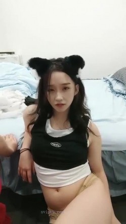 极品高颜冷艳御姐，反差小妈感女主播「金刚护撸娃」「小奶猫」密码房激情淫语撩骚，和姐妹下海大秀，互舔互口 截图1