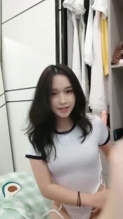 极品高颜冷艳御姐，反差小妈感女主播「金刚护撸娃」「小奶猫」密码房激情淫语撩骚，和姐妹下海大秀，互舔互口 截图12