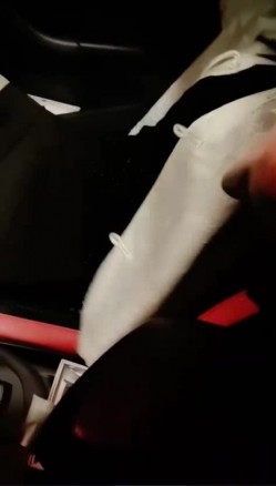 宝马开道，【破处小淫龙】，深夜外出勾搭，催情药一上，再加上金钱诱惑，无套车震小少妇，紧张刺激！ 截图7