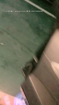 【Avove】系列合集，野战爱好者，带着炮友各地留精，最爱无毛肥逼包臀裙肉丝 截图2