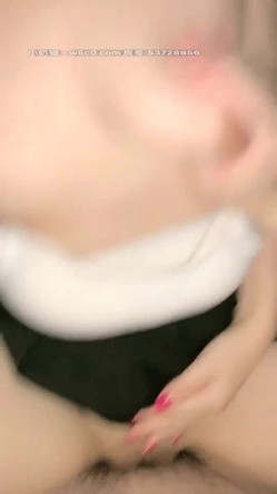 【Avove】系列合集，野战爱好者，带着炮友各地留精，最爱无毛肥逼包臀裙肉丝 截图14
