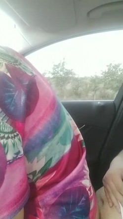 理发店老板娘出来车震：你踩着油门我息不了火啊。 牛逼，开着车大战，屁股坐得真大声！ 截图10