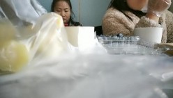 【良家故事】，跟着大神学泡良，扮土豪同时勾搭几个良家，广撒网总有中招的，酒店里抠逼操穴，让淫妇满意而归，牛逼翻了 截图1
