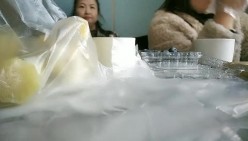 【良家故事】，跟着大神学泡良，扮土豪同时勾搭几个良家，广撒网总有中招的，酒店里抠逼操穴，让淫妇满意而归，牛逼翻了 截图2