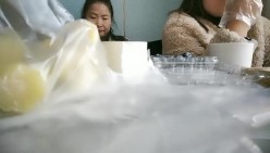 【良家故事】，跟着大神学泡良，扮土豪同时勾搭几个良家，广撒网总有中招的，酒店里抠逼操穴，让淫妇满意而归，牛逼翻了 截图4