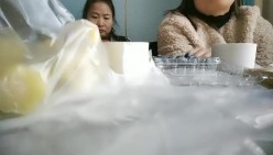 【良家故事】，跟着大神学泡良，扮土豪同时勾搭几个良家，广撒网总有中招的，酒店里抠逼操穴，让淫妇满意而归，牛逼翻了 截图6