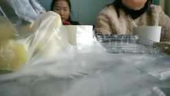 【良家故事】，跟着大神学泡良，扮土豪同时勾搭几个良家，广撒网总有中招的，酒店里抠逼操穴，让淫妇满意而归，牛逼翻了 截图7