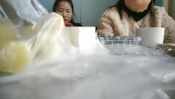 【良家故事】，跟着大神学泡良，扮土豪同时勾搭几个良家，广撒网总有中招的，酒店里抠逼操穴，让淫妇满意而归，牛逼翻了 截图8