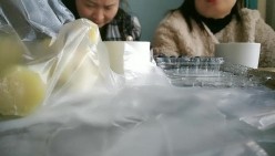 【良家故事】，跟着大神学泡良，扮土豪同时勾搭几个良家，广撒网总有中招的，酒店里抠逼操穴，让淫妇满意而归，牛逼翻了 截图11