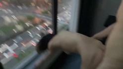 泄密流出某大神玩弄两个云南哈尼族黎族小姐姐SM捆绑飘窗对着大街啪啪舔脚吞精敷面膜 截图2