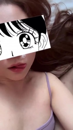 极品反差婊 调教极品婊子，如母狗一般趴在胯下吞吊，超猛颜射，让她回味无穷 截图2
