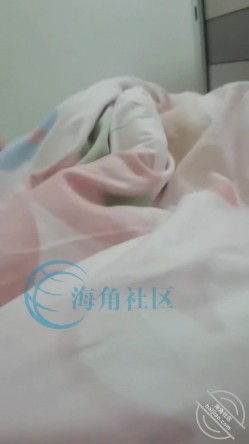 媳妇和丈母娘一起给我口鸡巴 截图2