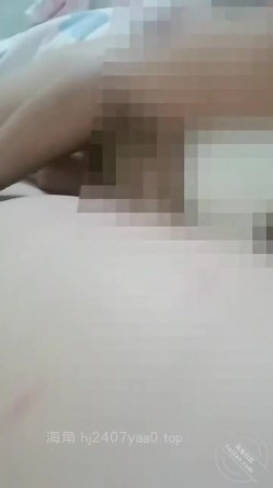 媳妇和丈母娘一起给我口鸡巴 截图3