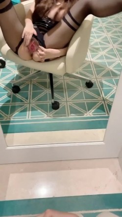 推特绿帽NTR夫妇刷锅第一人【娇妻日记】订阅私拍，户外露出、约单男、换妻4P 截图1