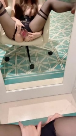 推特绿帽NTR夫妇刷锅第一人【娇妻日记】订阅私拍，户外露出、约单男、换妻4P 截图2