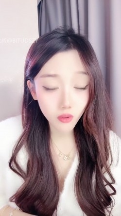 ️神级女神【董小姐】高端女神！模特身材~裸舞~道具自慰~白浆直流！ 截图1
