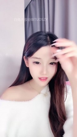 ️神级女神【董小姐】高端女神！模特身材~裸舞~道具自慰~白浆直流！ 截图11