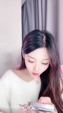 ️神级女神【董小姐】高端女神！模特身材~裸舞~道具自慰~白浆直流！ 截图15
