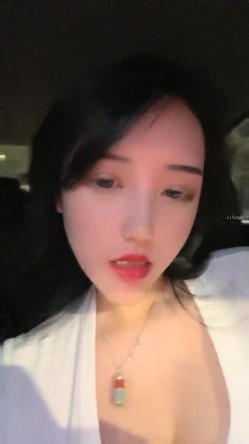 178胸膜！~【傲胸新木优子】，KTV土豪淫乱，高端酒店会牛郎！夜生活真是丰富，之前还爱装逼不脱呢 截图7