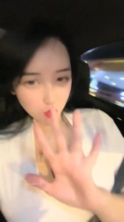 178胸膜！~【傲胸新木优子】，KTV土豪淫乱，高端酒店会牛郎！夜生活真是丰富，之前还爱装逼不脱呢 截图10