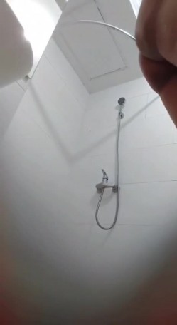 大神潜入多个女生宿舍窗外偷拍她们洗澡 ️各式各样的奶子和黑森林让你魂牵梦绕 无水原版 截图10