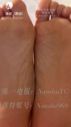 推特新晋泡良桩机，京城纹身肌肉壮汉「南叔」付费资源，淫荡反差眼镜婊研究生骚母狗，完美露脸，深喉口交，女上位骑乘，后入骚臀 截图16