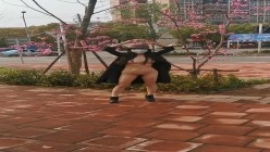 万人求购，推特反差婊，顶级绿帽骚妻【嫂子爱露出】一女战多男，群P大乱交，捆绑调教野战 截图1