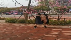 万人求购，推特反差婊，顶级绿帽骚妻【嫂子爱露出】一女战多男，群P大乱交，捆绑调教野战 截图2