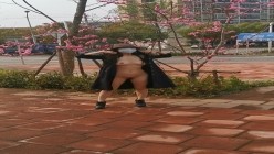 万人求购，推特反差婊，顶级绿帽骚妻【嫂子爱露出】一女战多男，群P大乱交，捆绑调教野战 截图3