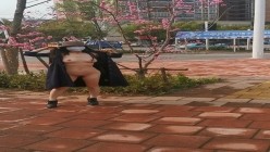 万人求购，推特反差婊，顶级绿帽骚妻【嫂子爱露出】一女战多男，群P大乱交，捆绑调教野战 截图6