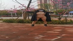 万人求购，推特反差婊，顶级绿帽骚妻【嫂子爱露出】一女战多男，群P大乱交，捆绑调教野战 截图9