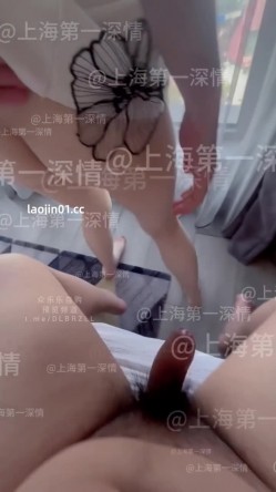 推特新晋约啪大神，【上海第一深情】，07年极品御姐，舌吻时露脸，白日宣淫，蜜桃臀皮肤白操高潮 截图11