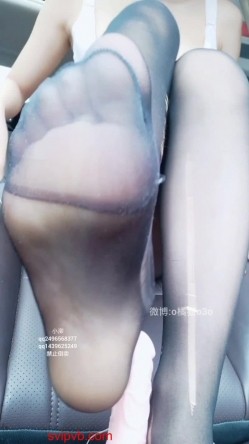 黑丝爆乳妹子在车内对着假阳具足交 丝滑玉足娇吟不断直唿宝贝你这么大我要奖励你 截图5