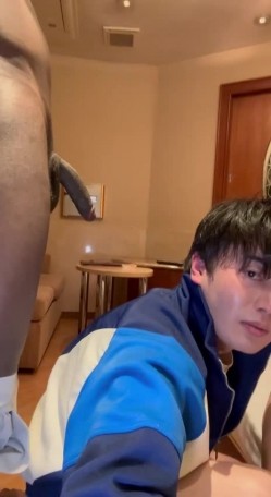 BBC硬核媚黑，NTR美女骚姐姐【yukiya1201】，肉搏黑人强势大屌，软脚虾男友打辅助 截图12