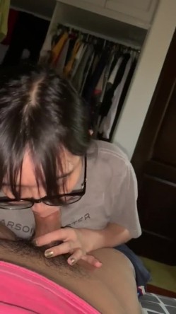 【精品泄密】淫荡母狗巨乳眼镜妹Julz跟男友打炮完整版 截图1