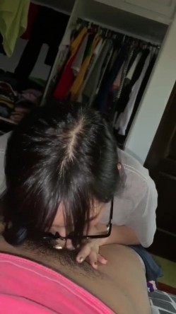 【精品泄密】淫荡母狗巨乳眼镜妹Julz跟男友打炮完整版 截图8