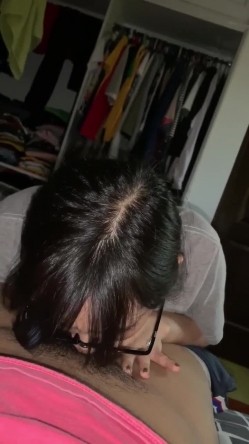 【精品泄密】淫荡母狗巨乳眼镜妹Julz跟男友打炮完整版 截图9