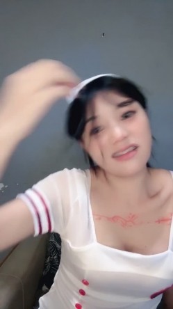 ️最新流出，良家G乳御姐【新人桃子】下海福利，劲爆骚舞大屌贴脸坐骑抠逼喷水 截图15