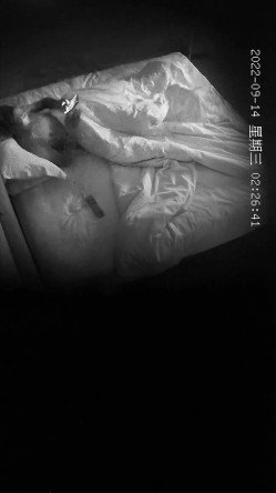 新流出酒店偷拍 ️两对男女开房其中一对男同激情做爱 截图1