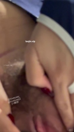 【推特网黄】冷白皮御姐，【娇妻日记】，性爱XO瑜伽裤高跟诱惑，平常有在健身，身材好无套啪啪！ 截图2