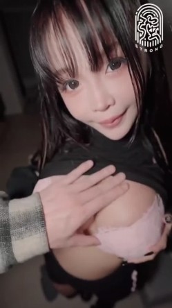 最新流出，光头炮王【曾强】联合人气名优【苏樱花】春天来了，巨乳女孩樱花的腿也分开了 截图1